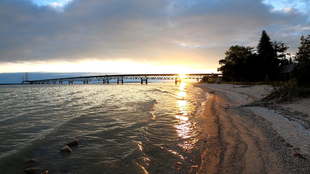 Relatively calm conditions for the Mackinac Bridge Swim 2022 start
